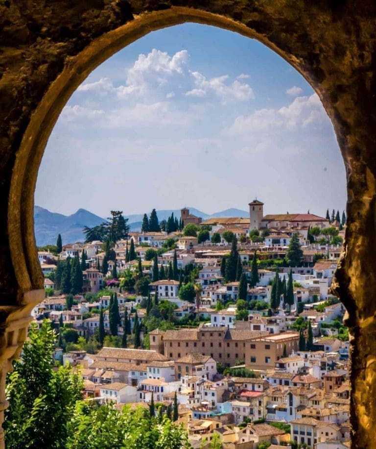 Is Granada a great digital nomad base in Spain? Glad you asked!